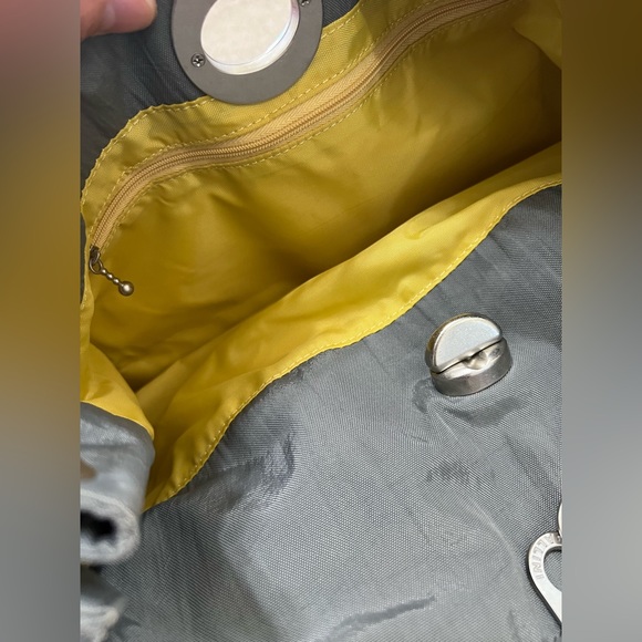 Baggallini Nylon Shoulder Bag Turnlock Stud Details - Picture 8 of 9